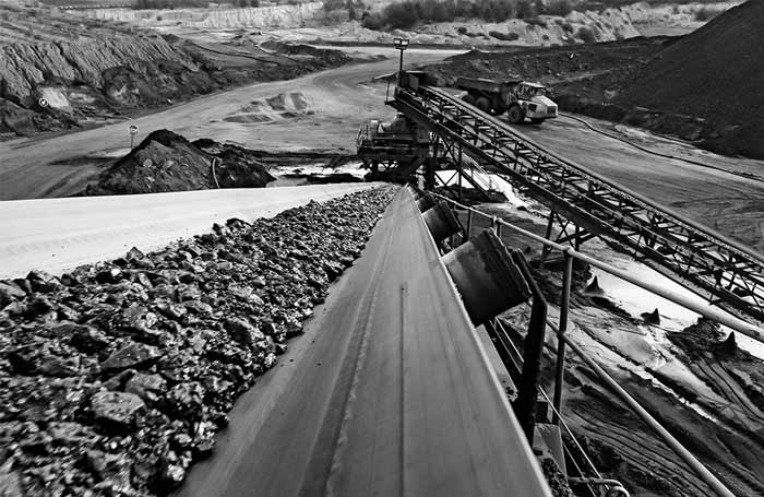 Revolutionizing Industries: The History and Impact of Conveyor Belt Technology